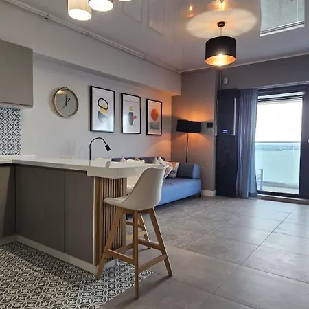 Serenity By The Lake Panoramic View * Mamaia