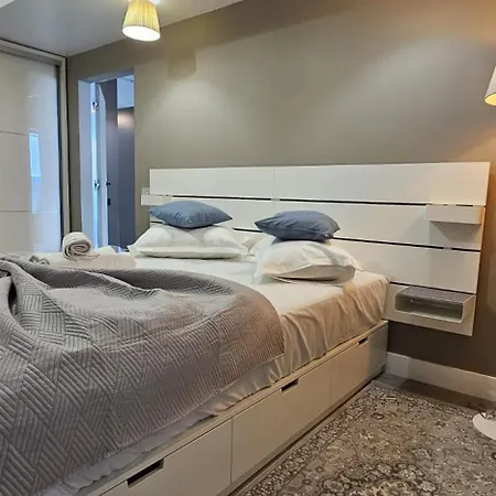 Serenity By The Lake Panoramic View Apartamento Mamaia
